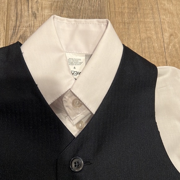 ❗️BUNDLE SALE 4 for $20 - NEW No Tag Boys SHIRT and VEST SET - Size 4 - Picture 4 of 9